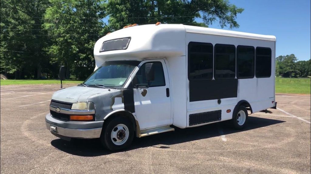 15 Passenger Shuttle Bus Rental Thousand Oaks