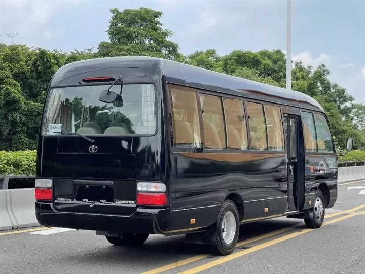 29 Passenger Mini Bus: Comfortable & Spacious Group Travel