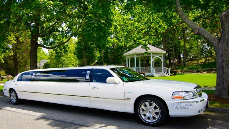 10 Passenger Limo Rental In Jackson