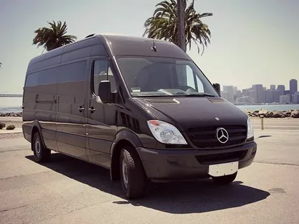 Van Rental In Universal City