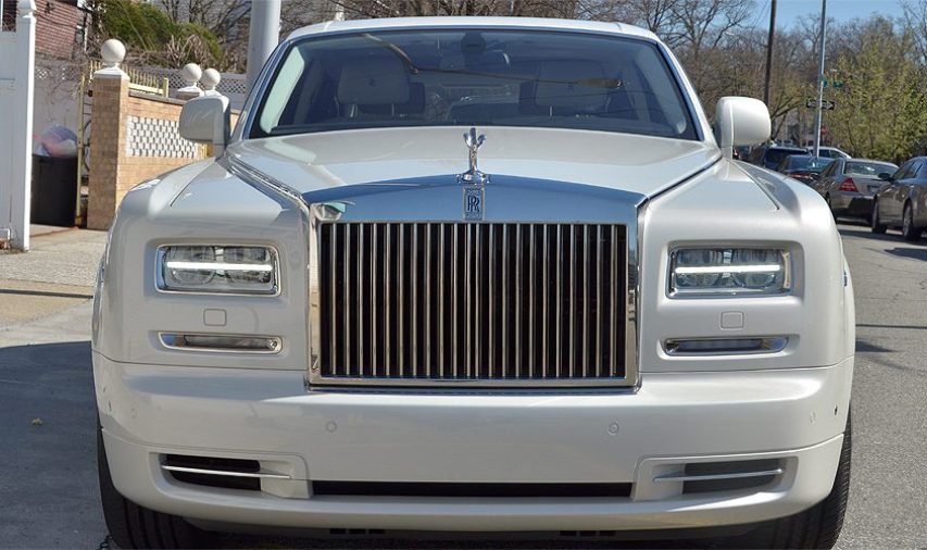 WHITE ROLLS ROYCE PHANTOM II