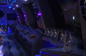 20 Pax. Lincoln Navigator Limo 2